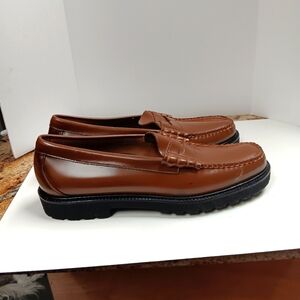 G.H. Bass Larson Lug Loafer 10D